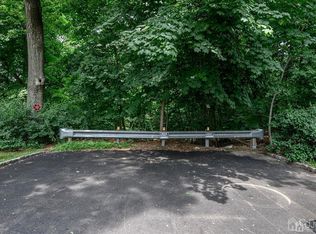 39 Forest Dr, Bloomfield, NJ 07003