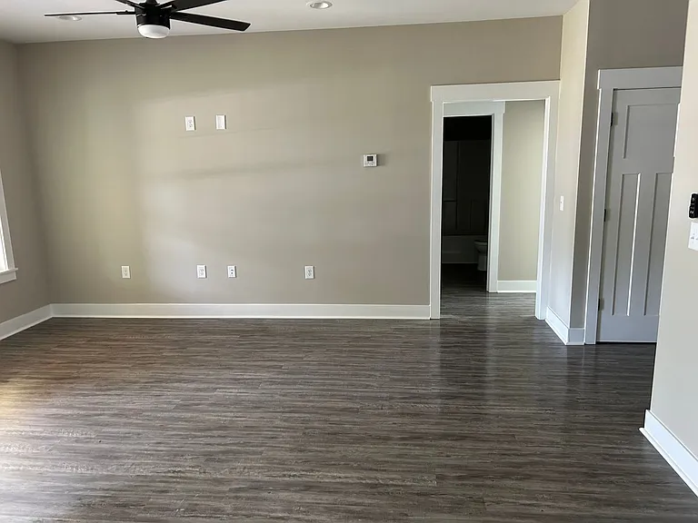100 Nora Ln — Photo 4