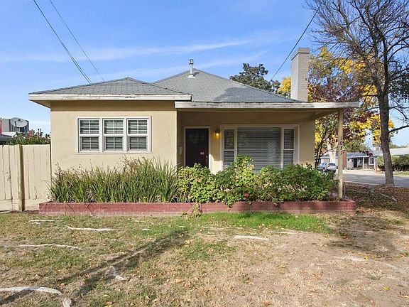 4th image of 1031 W Roseburg Ave