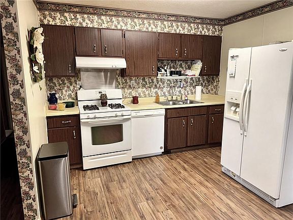 2nd image of 2516 Pritchard Rd