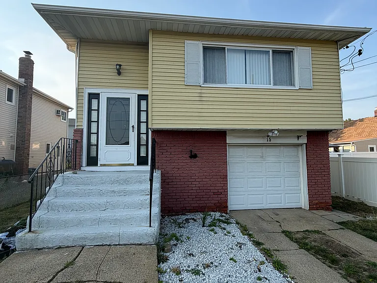 15 Major Rd — Photo 1
