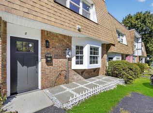 8 Roundtree Ct, Beacon, NY 12508