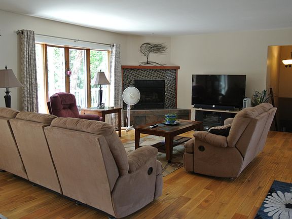 5th image of 13823 Windemere Dr NW