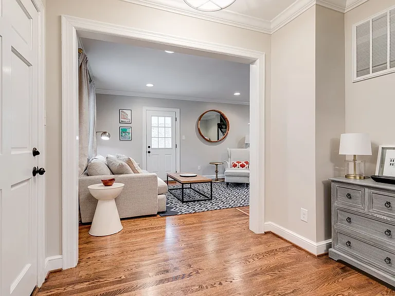 4907 Cutshaw Ave — Photo 3