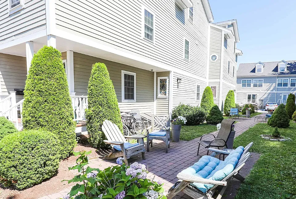 34 Raymond St #1