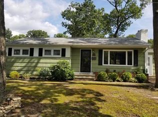 326 Apache Ln, Brick, NJ 08724