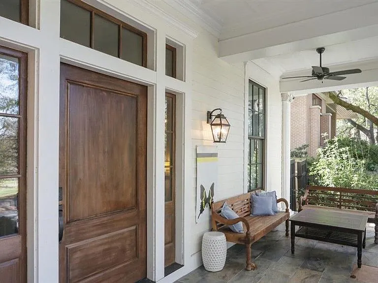 1013 Euclid Ave NE — Photo 2