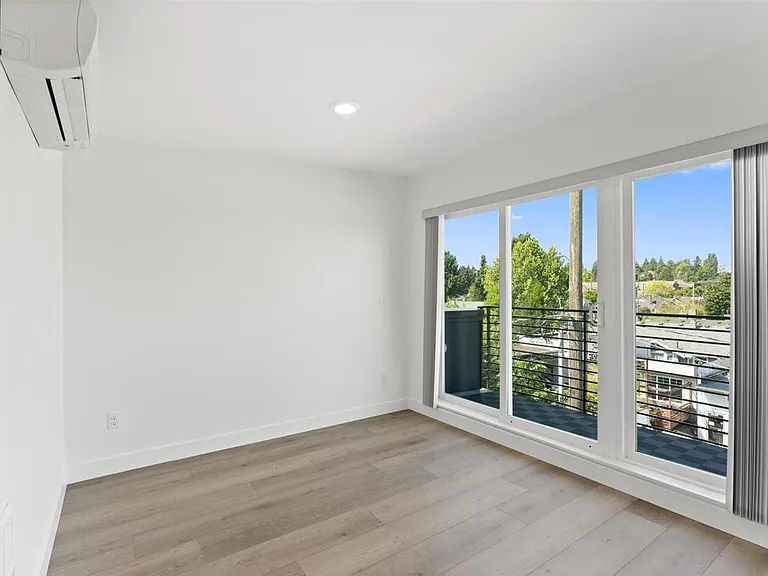5810 Roosevelt Way NE #B — Photo 10
