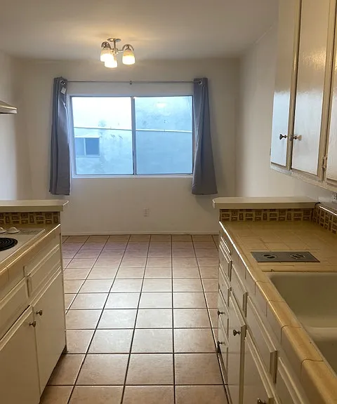 11920 Mayfield Ave #6 — Photo 3