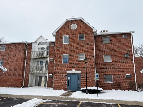 1354 Cunat Ct APT 3G, Lake In The Hills, IL 60156