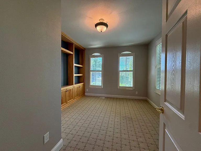 1014 Gamay Dr — Photo 53