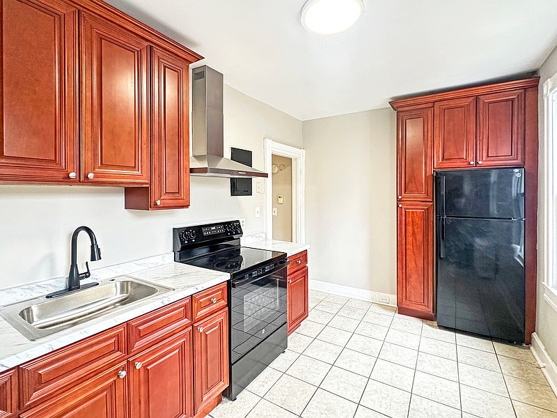 1st image of 2618 Maryland Ave #2