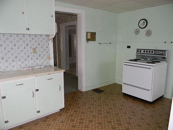 5th image of 402 E Avenue A