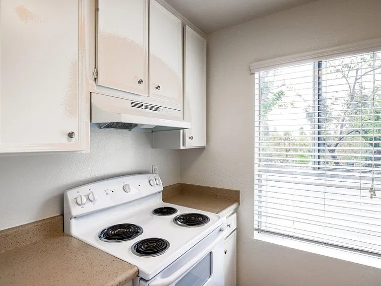 Parkview Poway Apartments — Photo 46