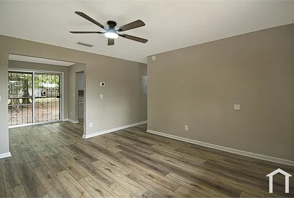 3824 Springrove St — Photo 7
