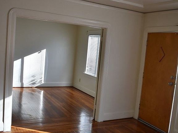 4th image of 1005 N Stockton St