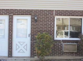 1306 Meriden Rd APT 12, Waterbury, CT 06705