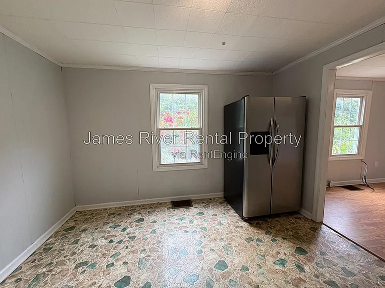1312 Laurel Ln — Photo 12