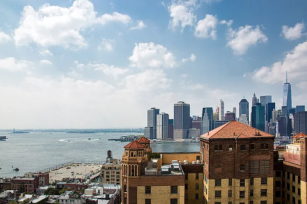 Sold by Compass | media 9