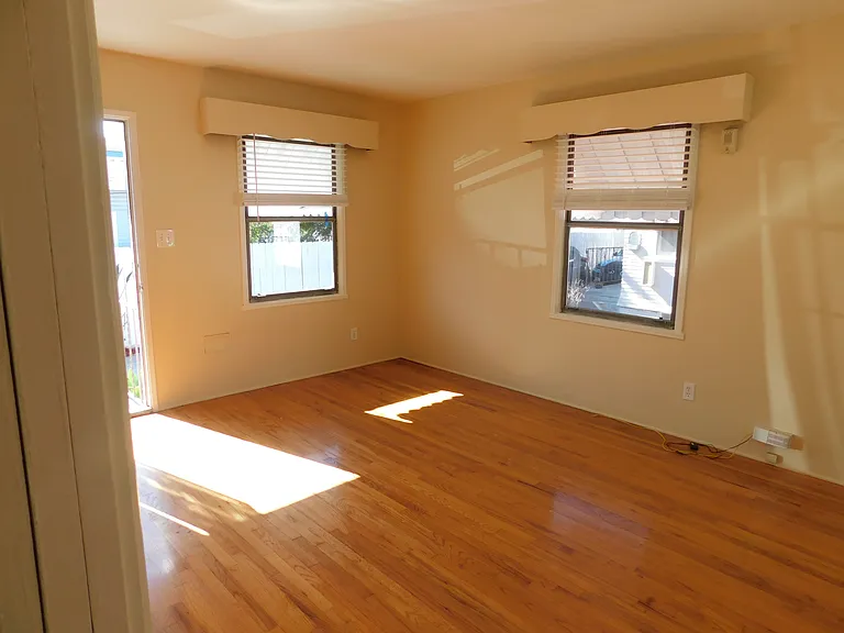 3830 36th St — Photo 3