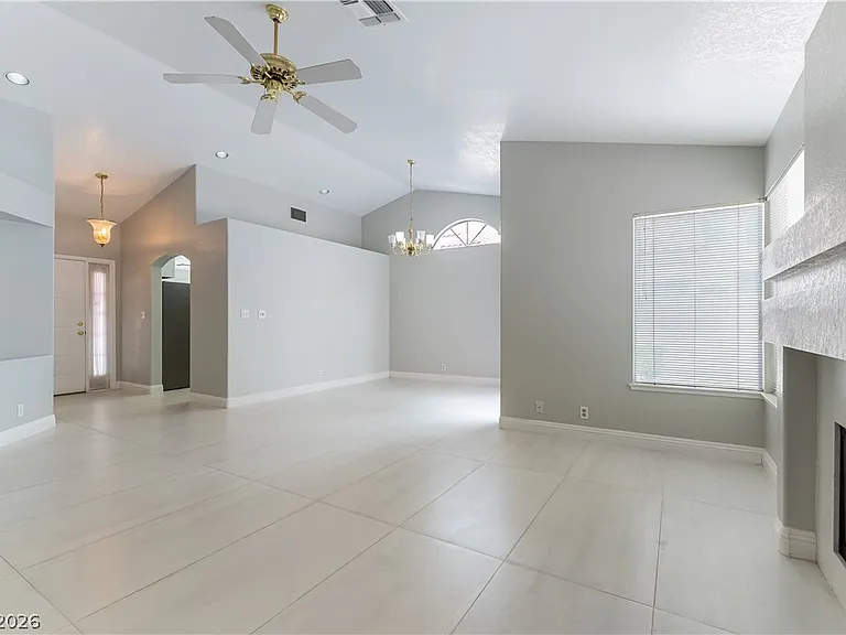 1130 Middleriver Ct — Photo 3