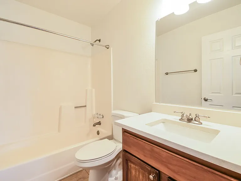 6106 E Ivyglen St — Photo 14