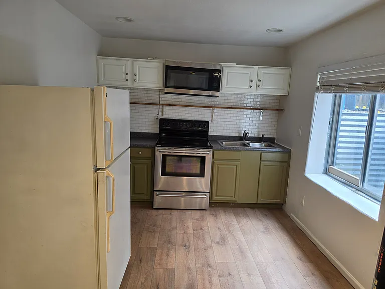 1242 E 100th Pl — Photo 11