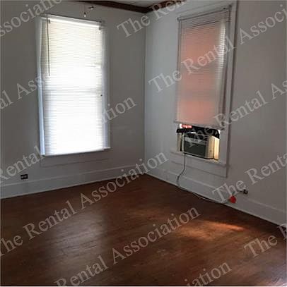 3rd image of 214 S Bonner St