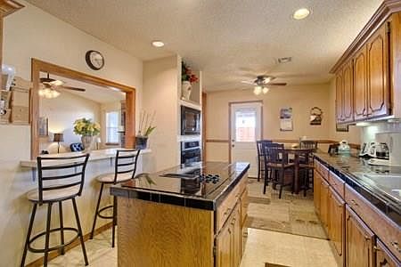 5th image of 601 Wilkinson Dr
