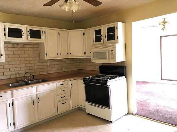 4th image of 653 Ashland Ave