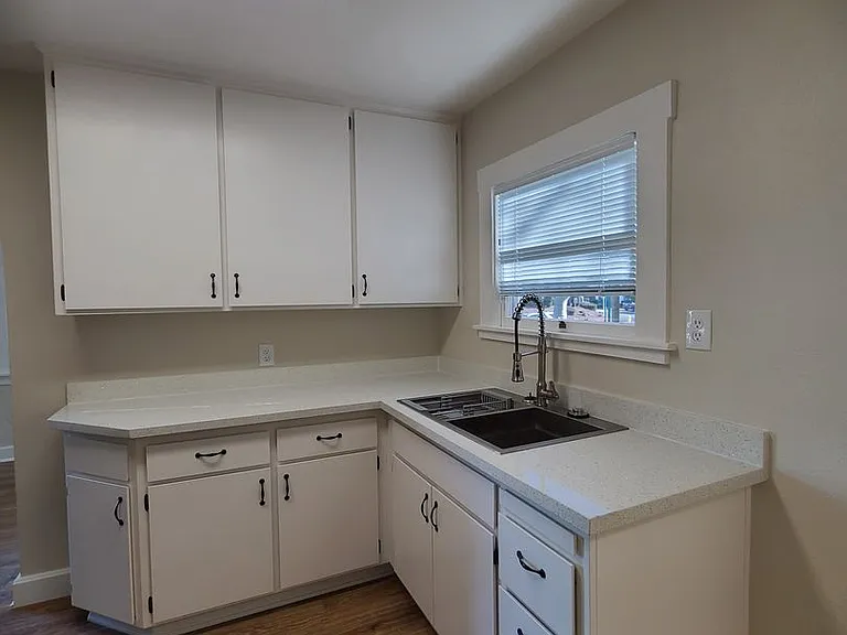 114 Taylor St — Photo 22