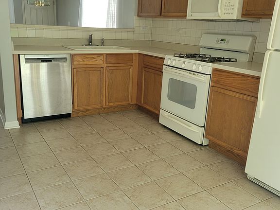2nd image of 2411 Hartfield Dr