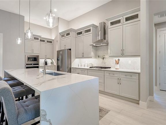 5th image of 2309 SE Santa Barbara Pl
