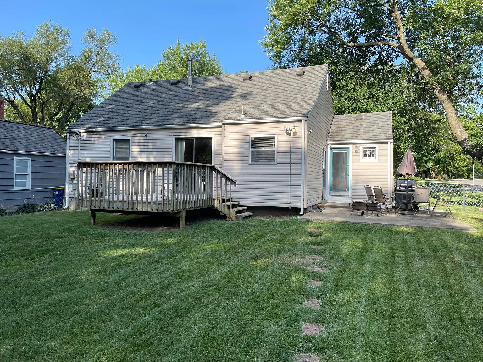 2 bed, 845 sqft, $1,595 — Photo 2