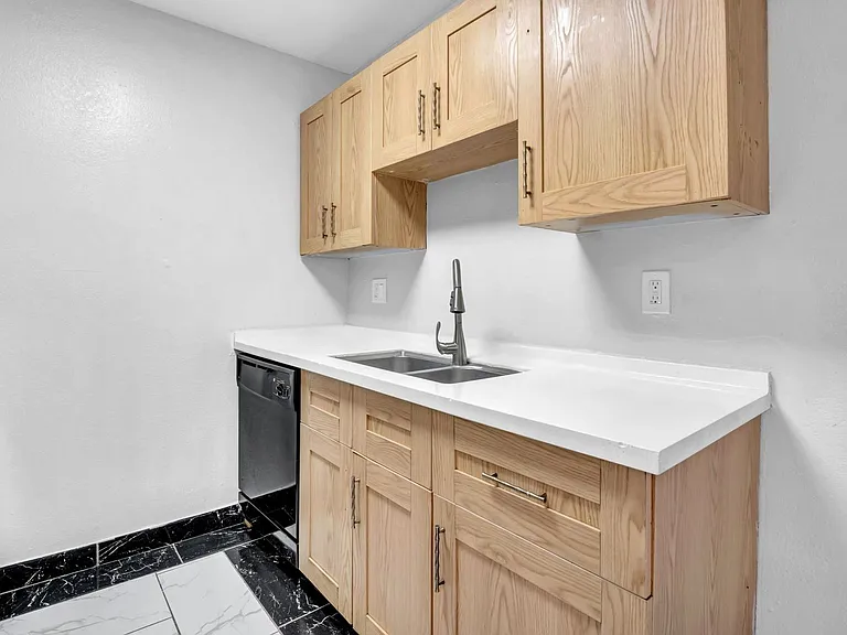 Fountain Oaks Apartments — Photo 21