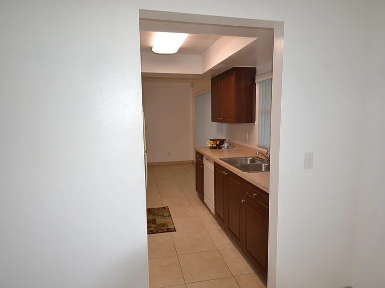 2357 White Oak Cir — Photo 16