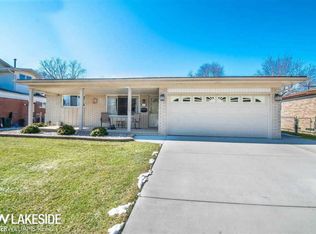 34841 Robinson Ct, Sterling Heights, MI 48310