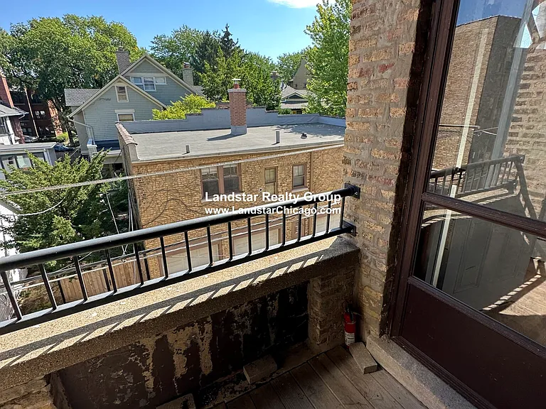 927 Forest Ave #2E — Photo 3