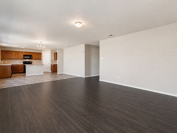 3rd image of 5140 Glen Eden Dr