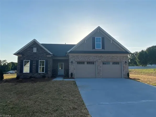 222 Rosewood Dr, Winston Salem, NC 27127