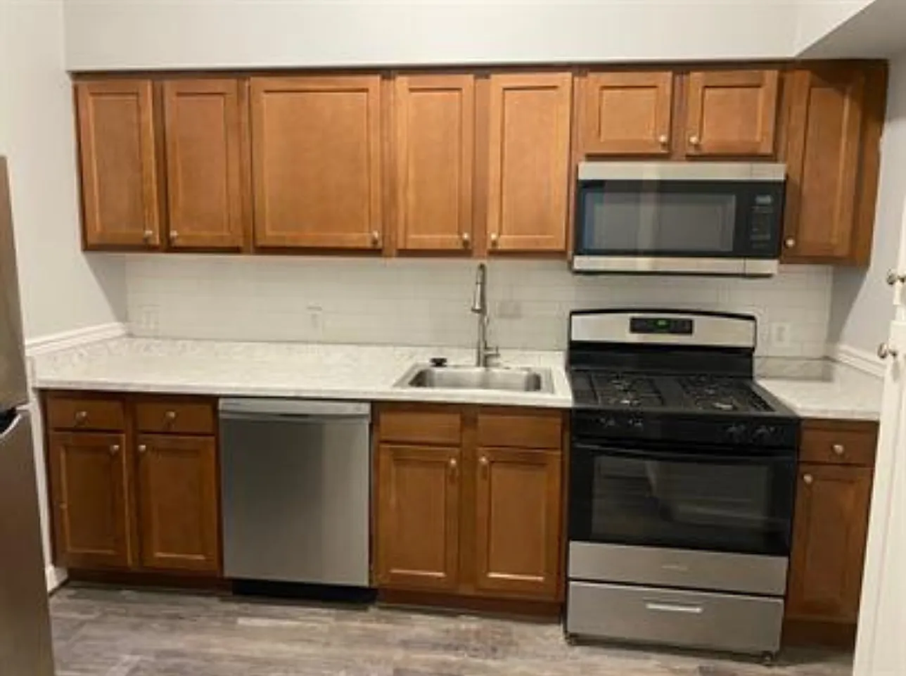 833 N Fulton Ave $750 Private Room (Private Bath) — Photo 4