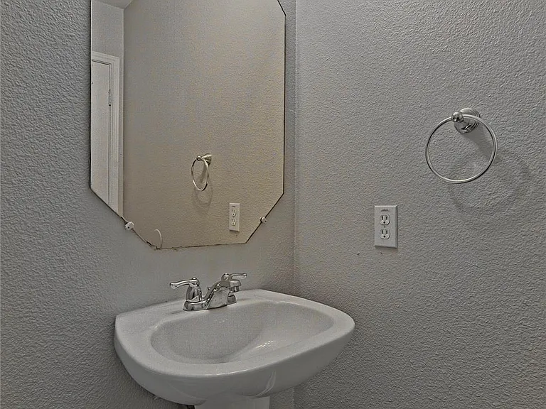 232 Brickyard Ln — Photo 17