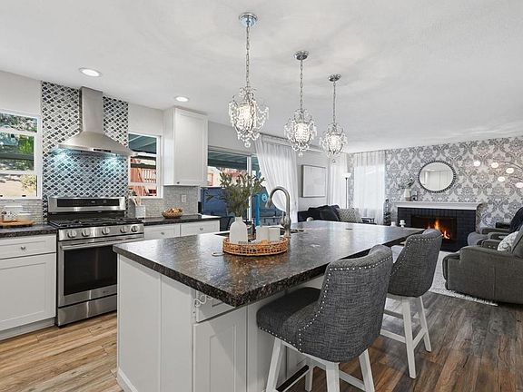3rd image of 1340 Dorsey Way