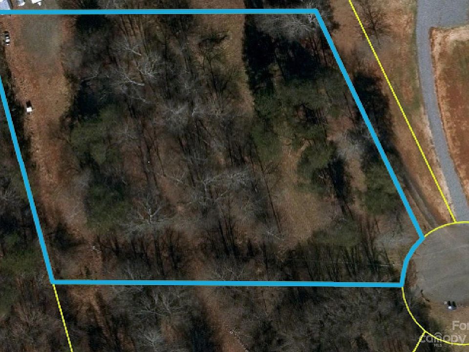 1st image of 150 Hall Dr