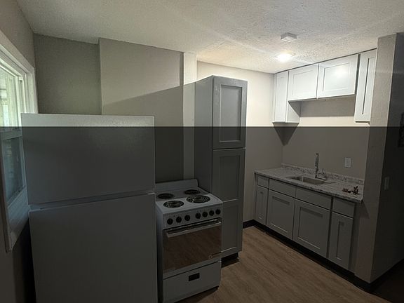 2nd image of 1409 Blakeslee St #5