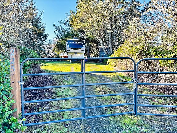 2nd image of 225 N Wynoochee Drive SW