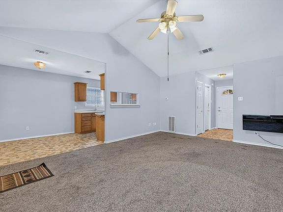 4th image of 401 S Llano St