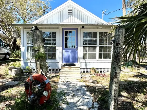 12391 Live Oak St, Cedar Key, FL 32625