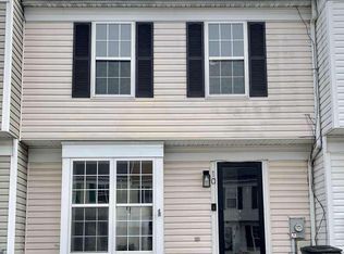 10 Charles Ct, Newark, DE 19702