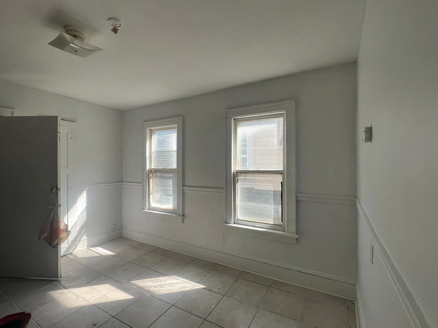 3 bed, 1200 sqft, $1,100 — Photo 3